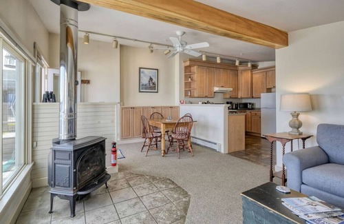 Stonington Apartment | The American Eagle - Inn on the Harbor