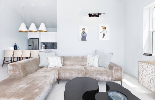 Estate Queens Quarter Villa | The Ampersand Sky Villa: Iconic, Artful Luxury