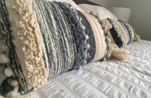 Porthcawl Apartment | The Annexe Porthcawl Pet Friendly 2 Bedroom Flat with King Size bed bunk beds and sofa bed sleeps up to 5 people