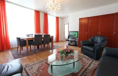 Matzleinsdorf Apartment | The Apartment #15 by Belvedere in Vienna Austria
