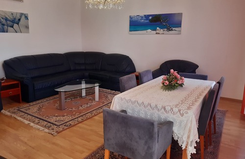 Matzleinsdorf Apartment | The Apartment #15 by Belvedere in Vienna Austria