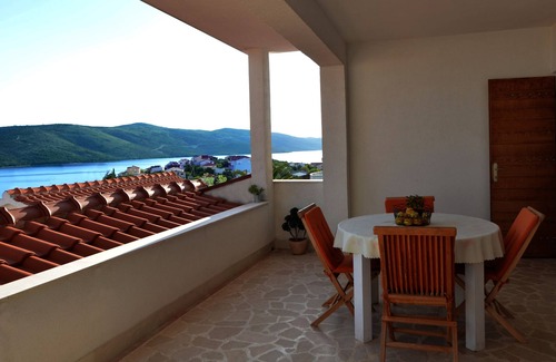 Seget Vranjica Apartment | The apartment with 2 rooms, dining room, large terrace with beautiful views