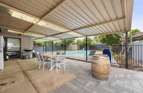 Belmont House | The Arlunya Escape: Pool, Fire Pit & Family Fun
