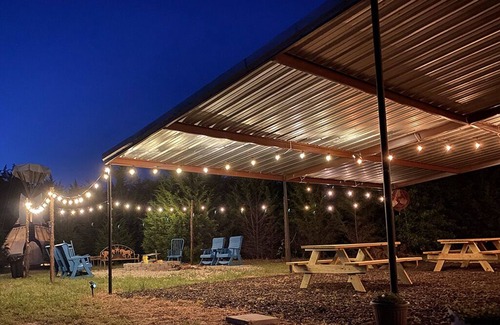 Wills Point Cabin | The Arrowhead Tipi Resort - Morning Star - Nomadic Tipis on Lake Tawakoni