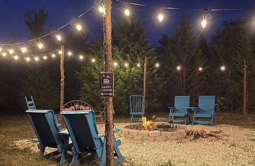Wills Point Cabin | The Arrowhead Tipi Resort - Many Moons - Nomadic Tipis on Lake Tawakoni