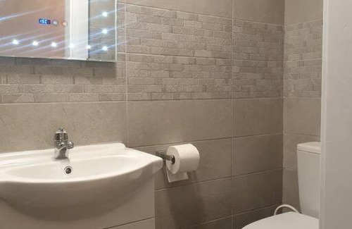 Galway City Centre Apartment | The Art House 1 Galway, Woodquay