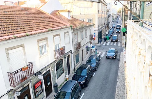 Santa Isabel Apartment | The Artist's Apartment in Campo de Ourique