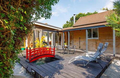 Hove Apartment | The Artists Studio - With Unique Japanese Garden
