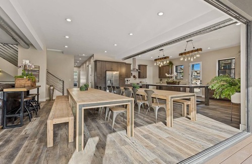 Flagstaff House | "The Aspen"-Gathering Tree's Family Reunion Deluxe Group stay