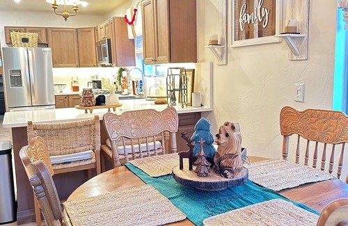 Tahoma House | The Aspen House, The Aspen House: Charming Remodeled Cabin in Tahoe.Walk to Lake in 10 min!