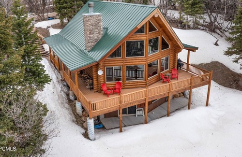 Tollgate Canyon Cabin | The Aspen Modern Log Cabin - Sleeps 10