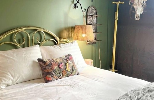 Perryville Hotel | The Atrium A Boutique Hotel Suite 18