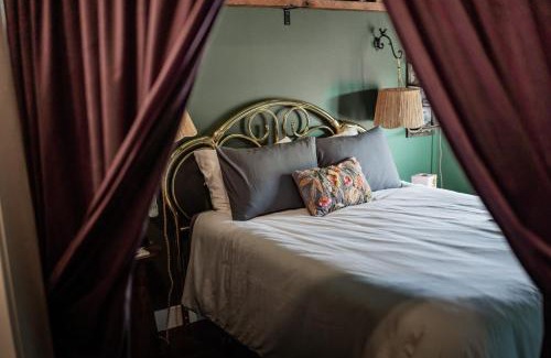 Perryville Hotel | The Atrium - A Boutique Hotel - Suite 17