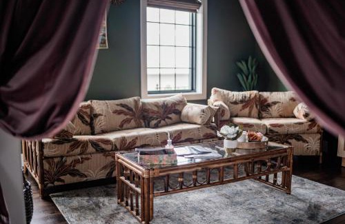 Perryville Hotel | The Atrium - A Boutique Hotel - Suite 15