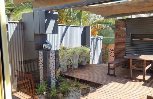 Port Pirie South House | The Atrium - Classic Villa with up to 6 Bedrooms