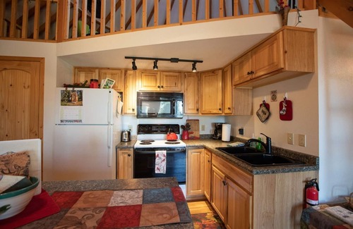 Fairbanks Cottage | The Aurora Yurt ~ A Deluxe Mountain Getaway Above Fairbanks With Great Views