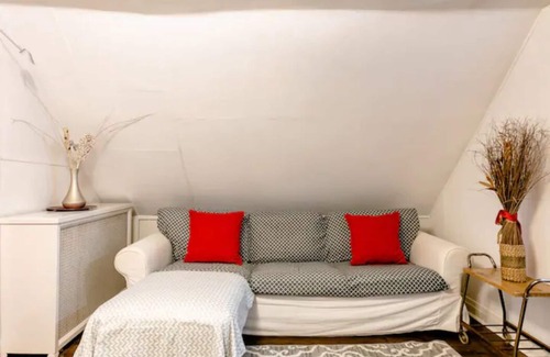 Irving Park East Apartment | The Avondale Attic