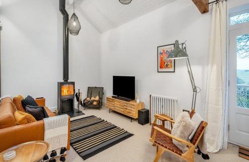 Tewitfield House | The B Hive At Buckstone House