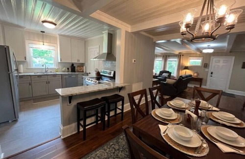 Washington House | The Baker House on E. 4th with 2 Living Rooms!