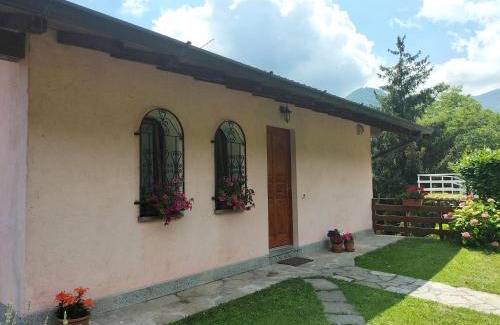 Biazzeno Apartment | The Balcony on the Lake