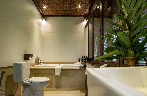 Batuan Hotel | The Bali Purnati Center For The Arts