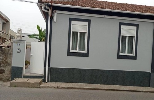 Senhora da Hora House | The banana house