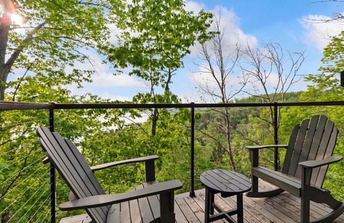 Rocky Mount Cottage | The Bane - Treehouse for two - tiny house with big views