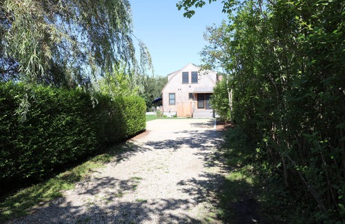Brant Point House | "The Barn" - 1800s barn recently renovated, 5 min walk from ferry or downtown
