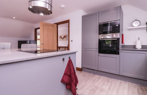 Maidstone Cottage | THE BARN AT MULBERRY LODGE, family friendly, with a garden in Langley