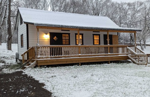 Cuba House | The Barn at Orchard's Edge - Event Center