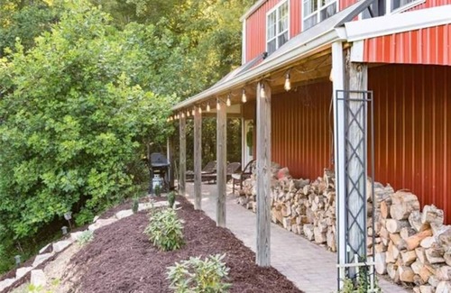 Hendersonville House | The Barn at Slick Rock