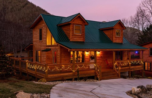 Maggie Valley House | The Barn Owl