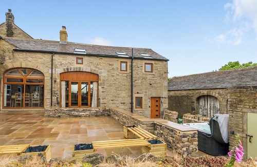 Hepworth Cottage | THE BARN, pet friendly, character holiday cottage in Holmfirth