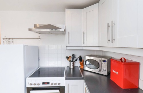 Ripley Cottage | THE BARN - POPLAR FARM, pet friendly, with a garden in Boroughbridge