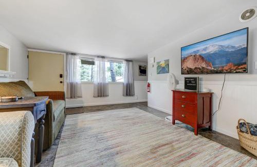 Colorado Springs Apartment | The Barracks Forest Escape Dog Friendly BBQ