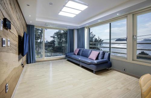 Songsan-dong Hotel | The Bay Jeju Resort