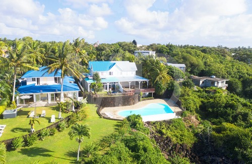 Trou d'Eau Douce House | The Bay Villa 10 minutes by boat from Ile aux Cerfs