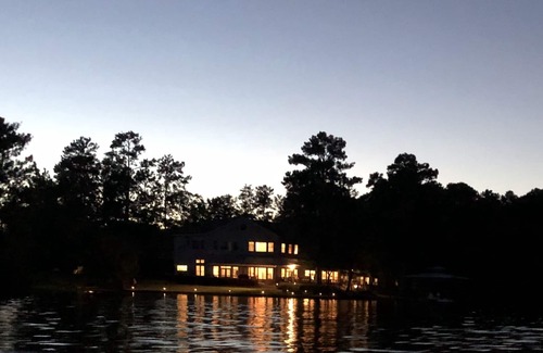 Pleasure Point House | The Bayou Lodge 11 br 9 ba is great for family gathering & conferences !