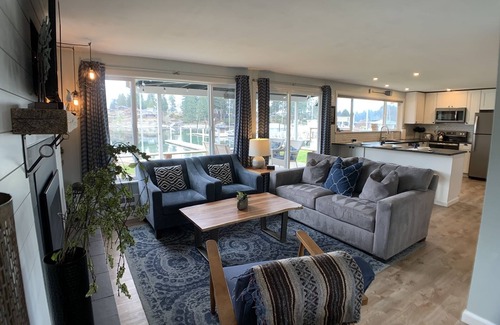 Grapeview House | The Beach Barn - Puget Sound Low Bank Waterfront, Case Inlet in Allyn WA