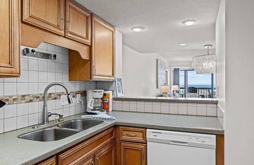 Emerald Isle Condo | The Beach Hive: Ocean view condo in the heart of Emerald Isle