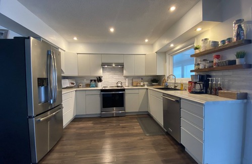 Regional District of Nanaimo House | 'The Beach House' at Deep Bay n-Enjoy the beachfront experience-