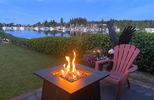 Regional District of Nanaimo House | 'The Beach House' at Deep Bay n-Enjoy the beachfront experience-