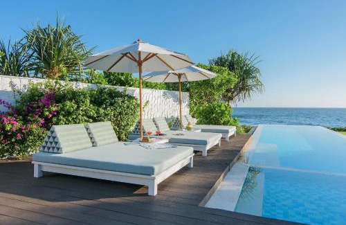 Mushroom Bay Villa | The Beach House Sandy Bay
