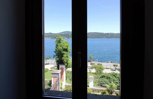Pella Apartment | The Beach Indipendent Apartment View Lake!