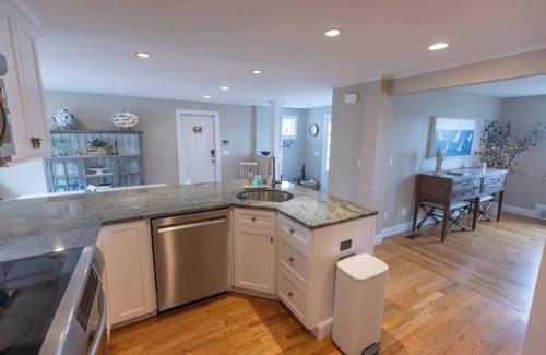 Old Saybrook House | The Beach life at Knollwood beach , Year round house short walk to the beach