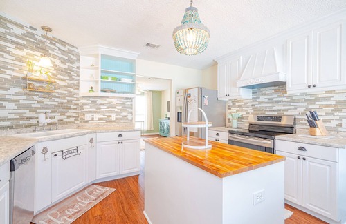 Pensacola House | The beach life is calling at this beautiful pool home. nPerdido Fl