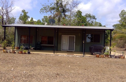 Dundee Beach House | THE BEACH SHACK on the waterfront close to the Lodge of Dundee