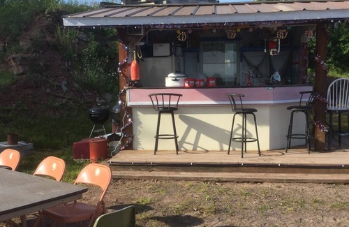 Lake Linden House | The Beachcomber at Dockside Resort - Near Bohemia and Trails