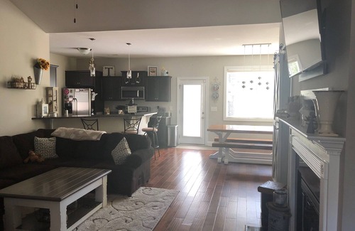 Hubert House | The Beagle Cottage - 4 BR Built 2016