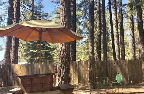 Tahoe Valley Cabin | The Bear Den - South Lake Tahoe (Pets Welcome)